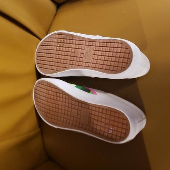 Hand painted slip on shoes - Picture 4 of 4